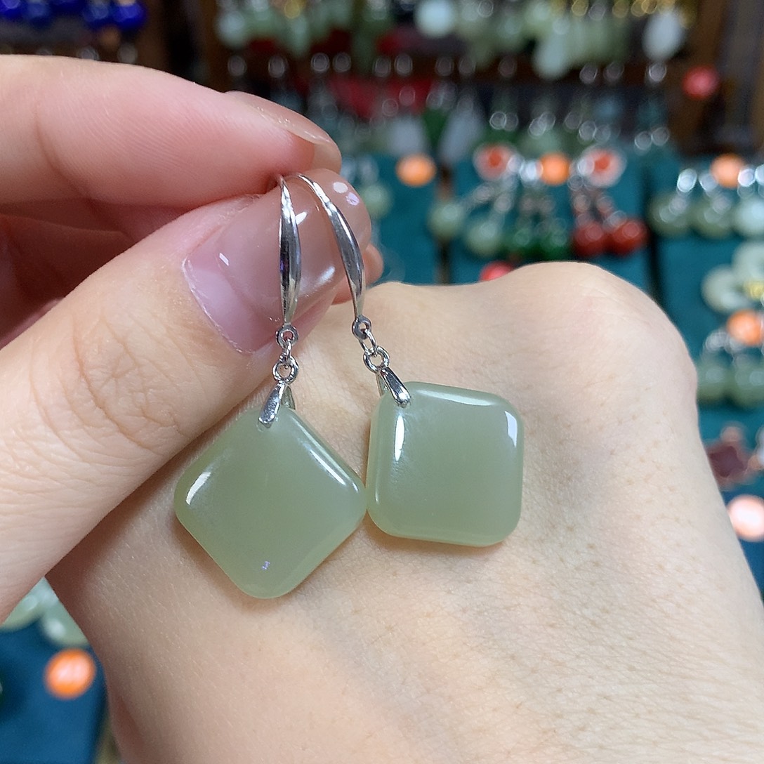 和田玉银S925镶嵌耳饰卡15左右