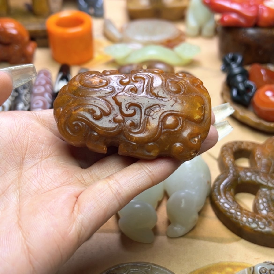 【闪购商品】蛇纹石玉颈饰未镶嵌皮带