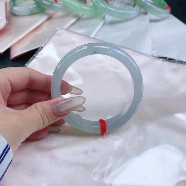 翡翠未镶嵌手镯58.4正圈