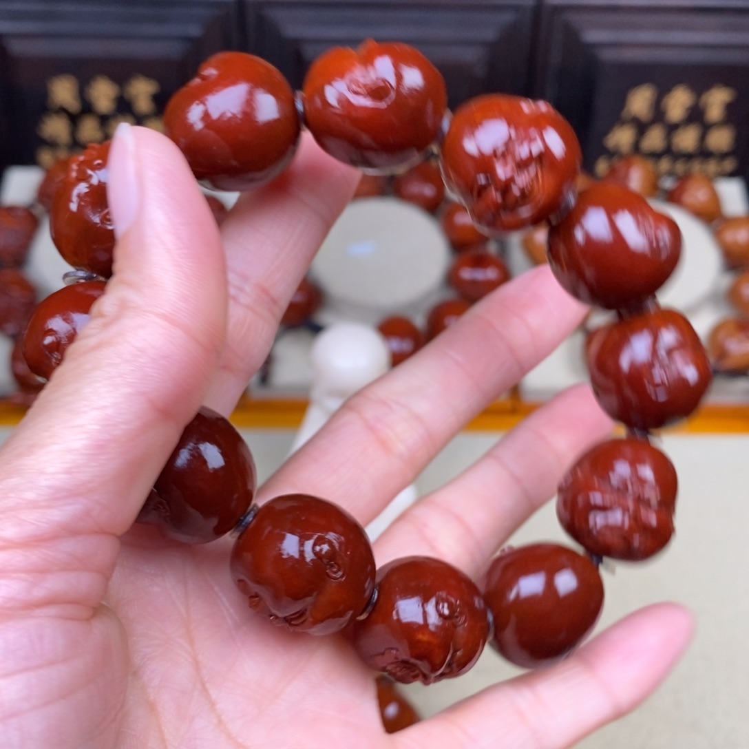 刚***橄榄核吊坠人生八卦