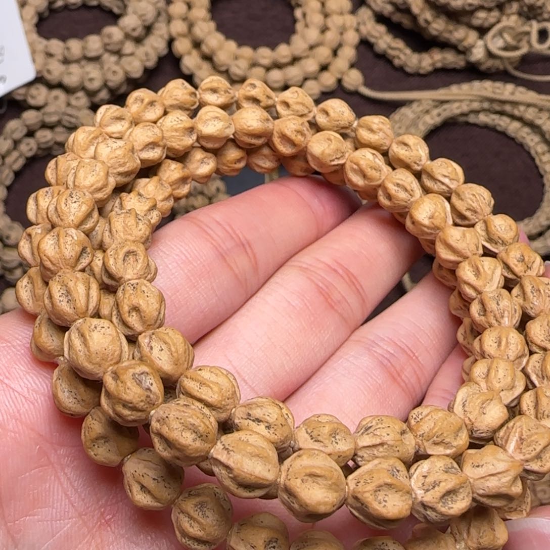 柏香籽/百香籽吊坠游****?