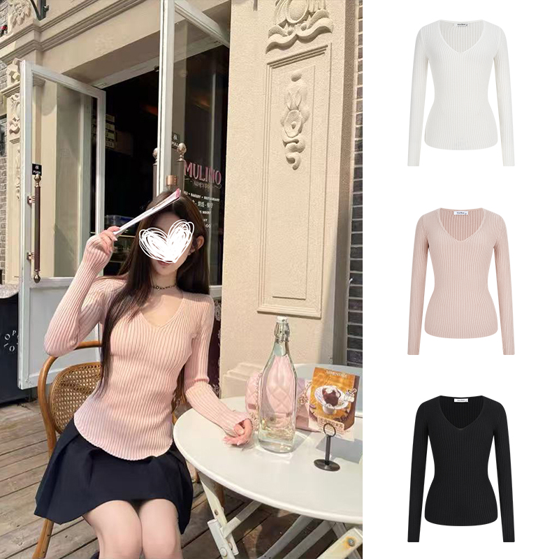 Moses Queen/魔西女王坑条V领针织打底衫秋冬修身软糯毛衣内搭