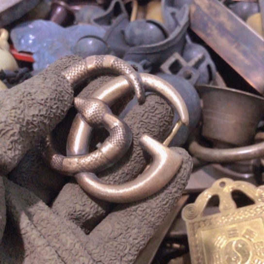 一***寒闪电购铜摆件工艺品