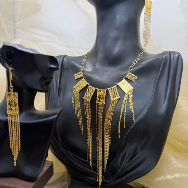 B播 25.38g 足金999 套链e