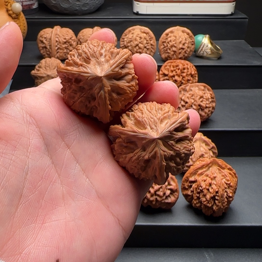 H***R吊坠文玩核桃御龙