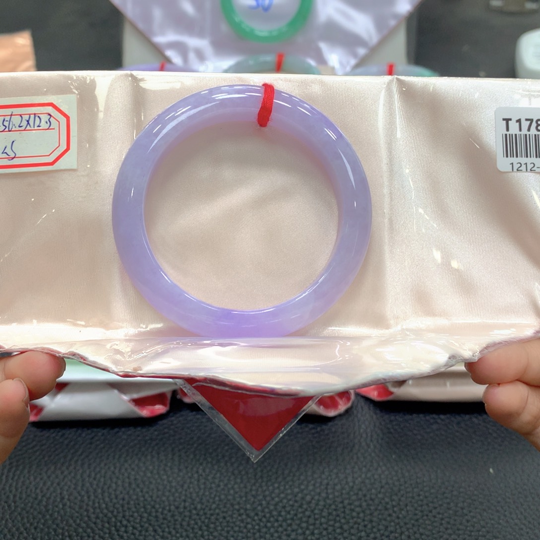 翡翠未镶嵌手镯18