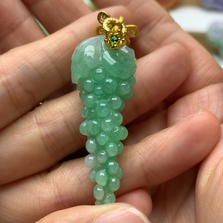 翡翠颈饰未镶嵌翡翠