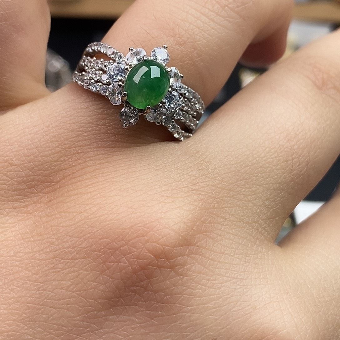 翡翠未镶嵌戒指翡翠