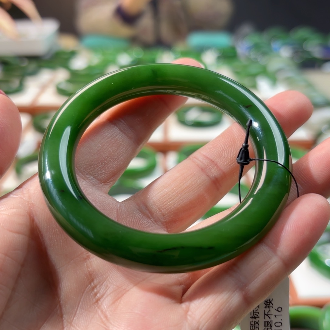 未镶嵌手镯和田玉（碧玉）