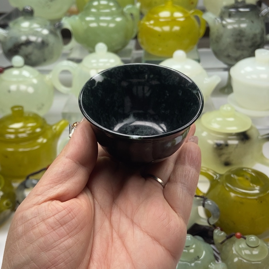 蛇纹石玉未镶嵌主人杯