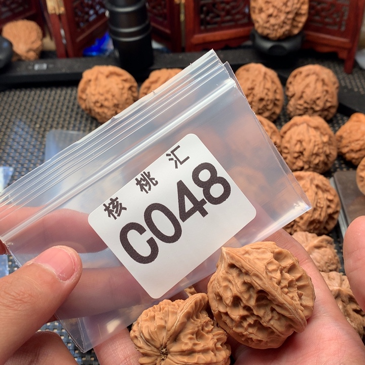 文玩核桃吊坠白蛇骨