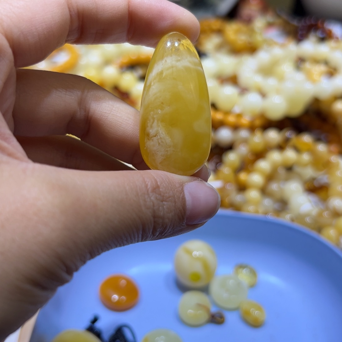 琥珀珠宝奇石未镶嵌