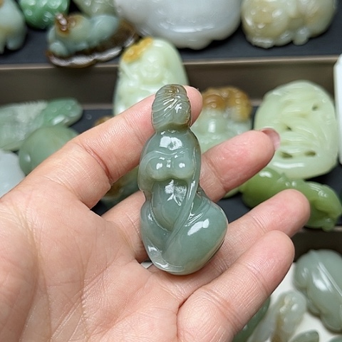 和田玉未镶嵌颈饰金*