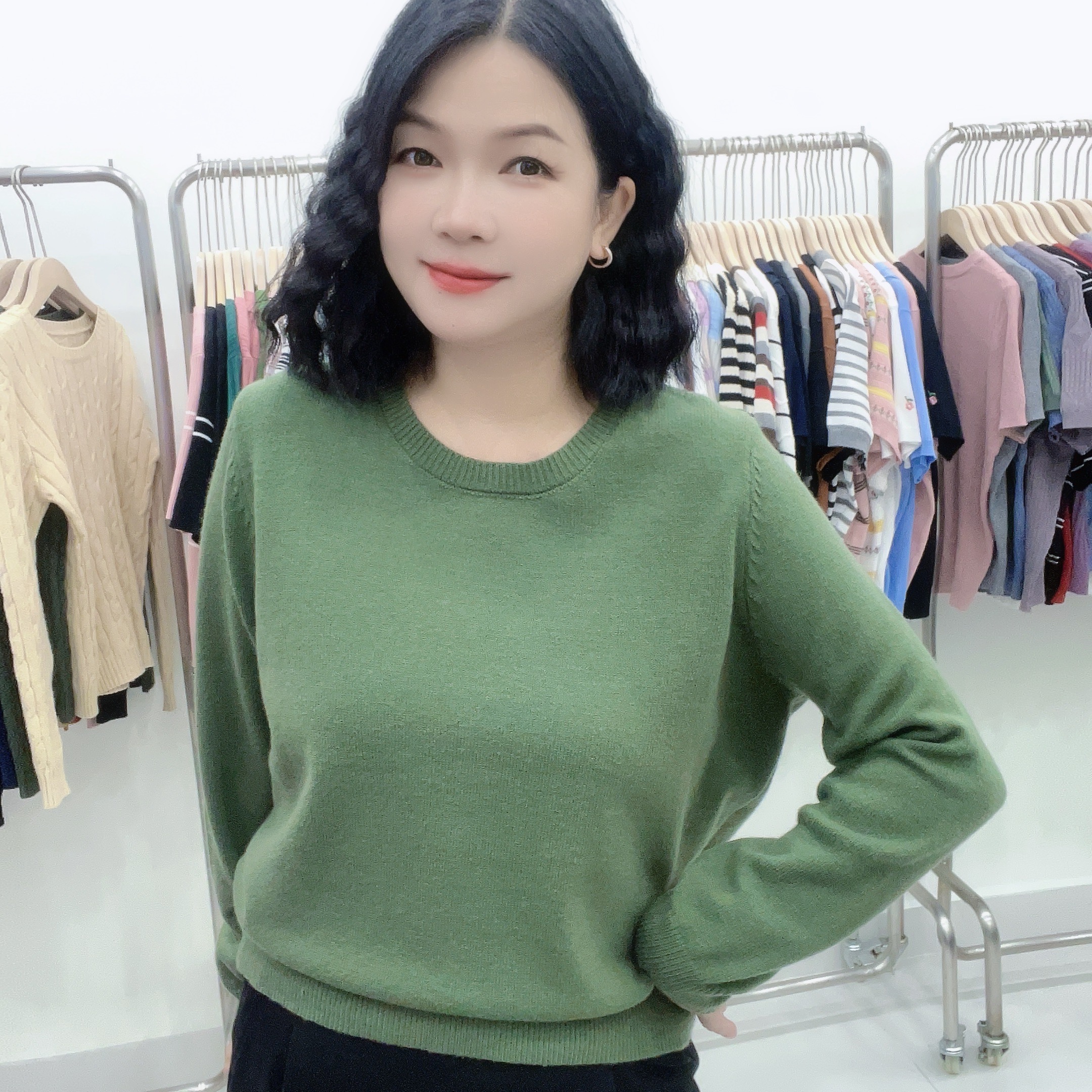 5665新年款微胖福音均码长袖女秋冬厚款纯色圆领毛针织衫女装休闲