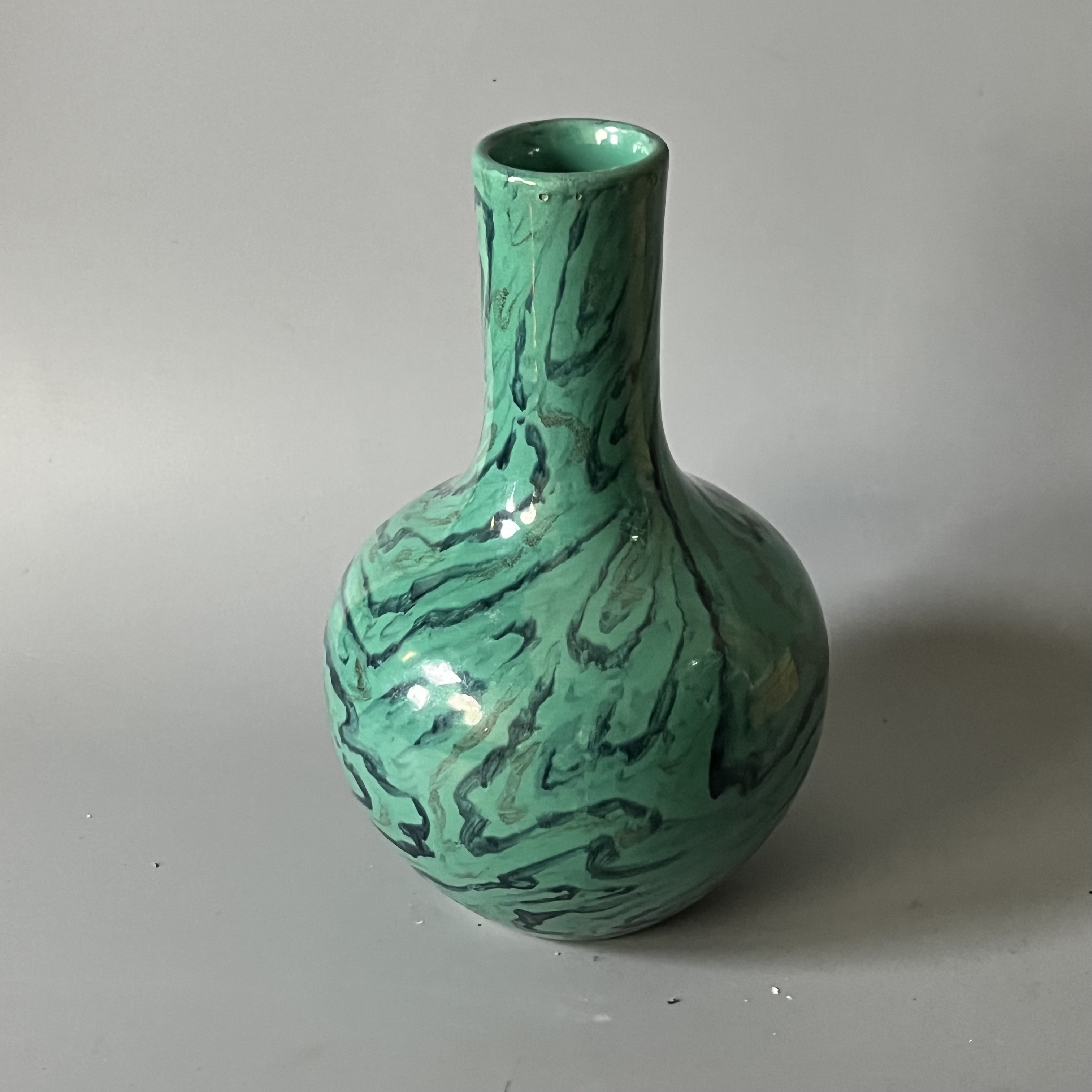 2-1306 绞胎釉天球瓶