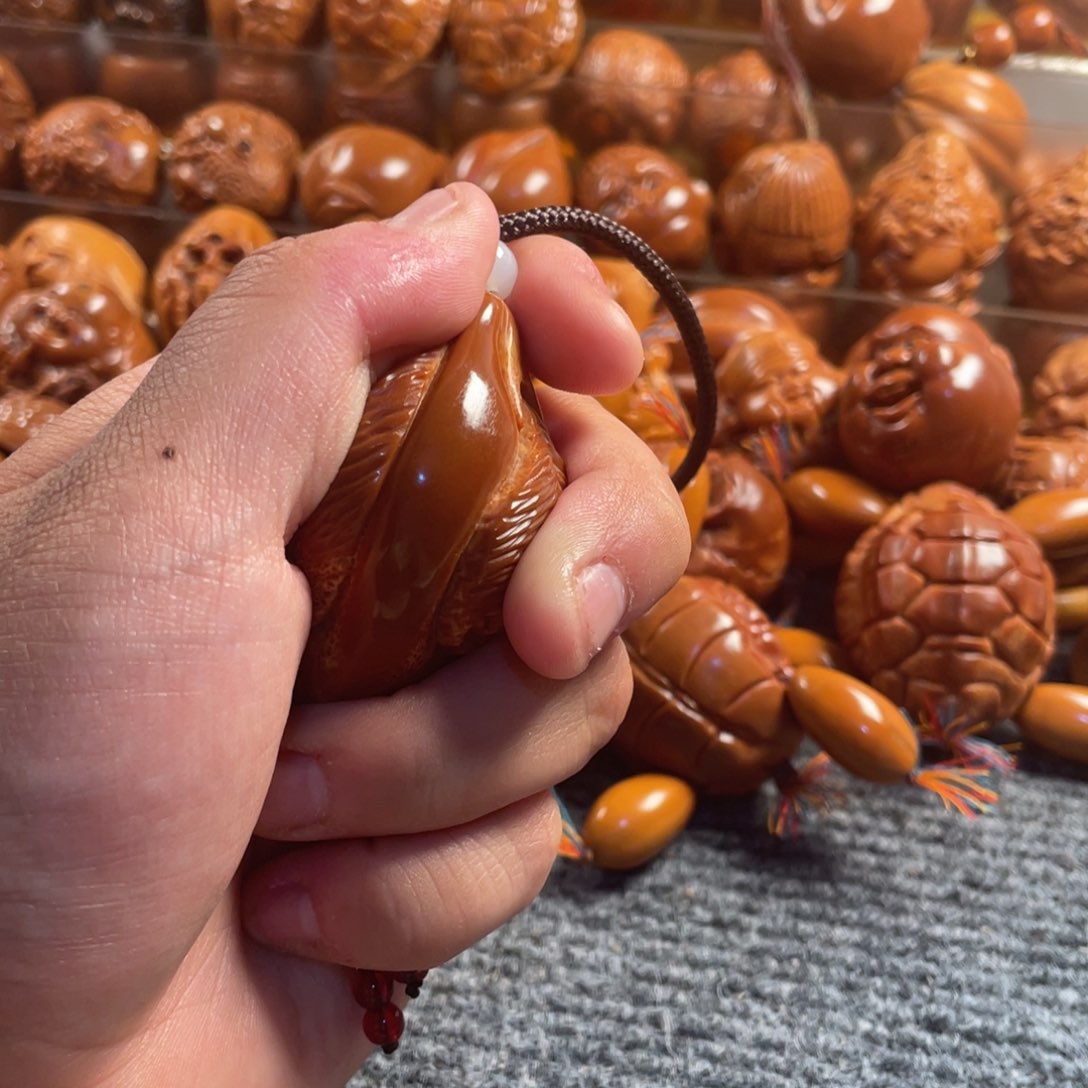 橄榄核吊坠独款三面