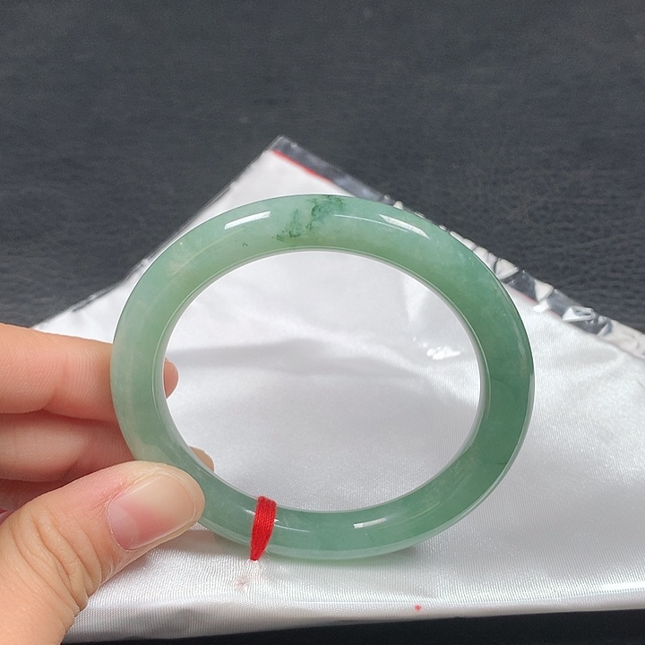 未镶嵌手镯（圆镯）翡翠54圈