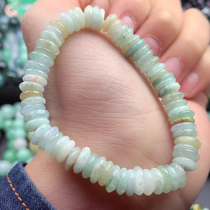 翡翠颈饰未镶嵌手串