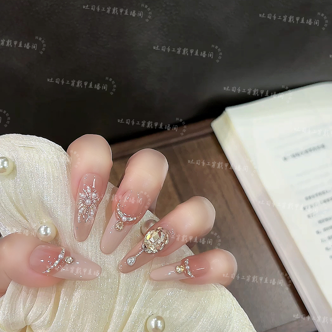 【晶钻珠韵】轻奢显白纯手工穿戴甲光疗甲冰透渐变四季流行10片装