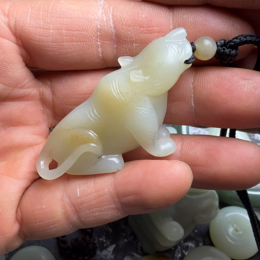 和田玉颈饰未镶嵌