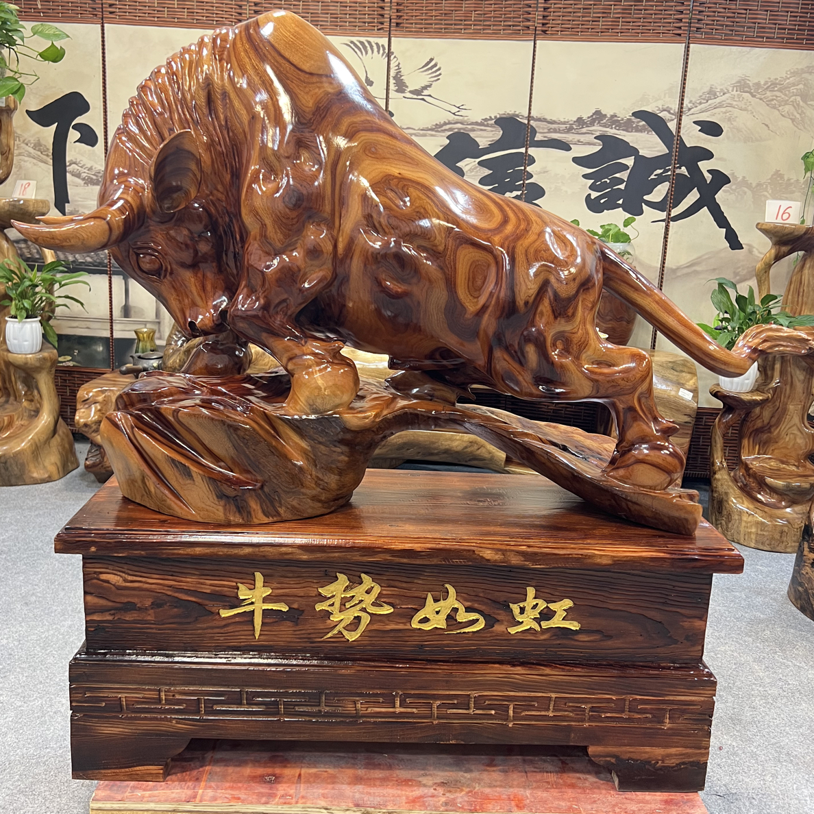 香樟木红心花樟牛气冲天摆件