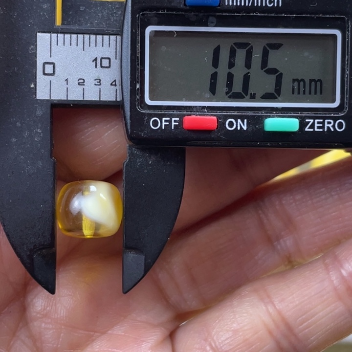 蜜蜡未镶嵌裸石89