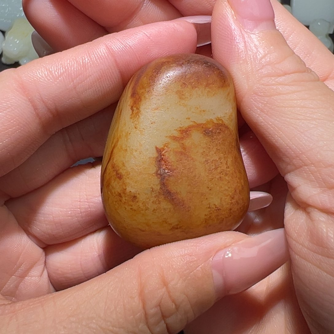 颈饰未镶嵌和田玉有****。