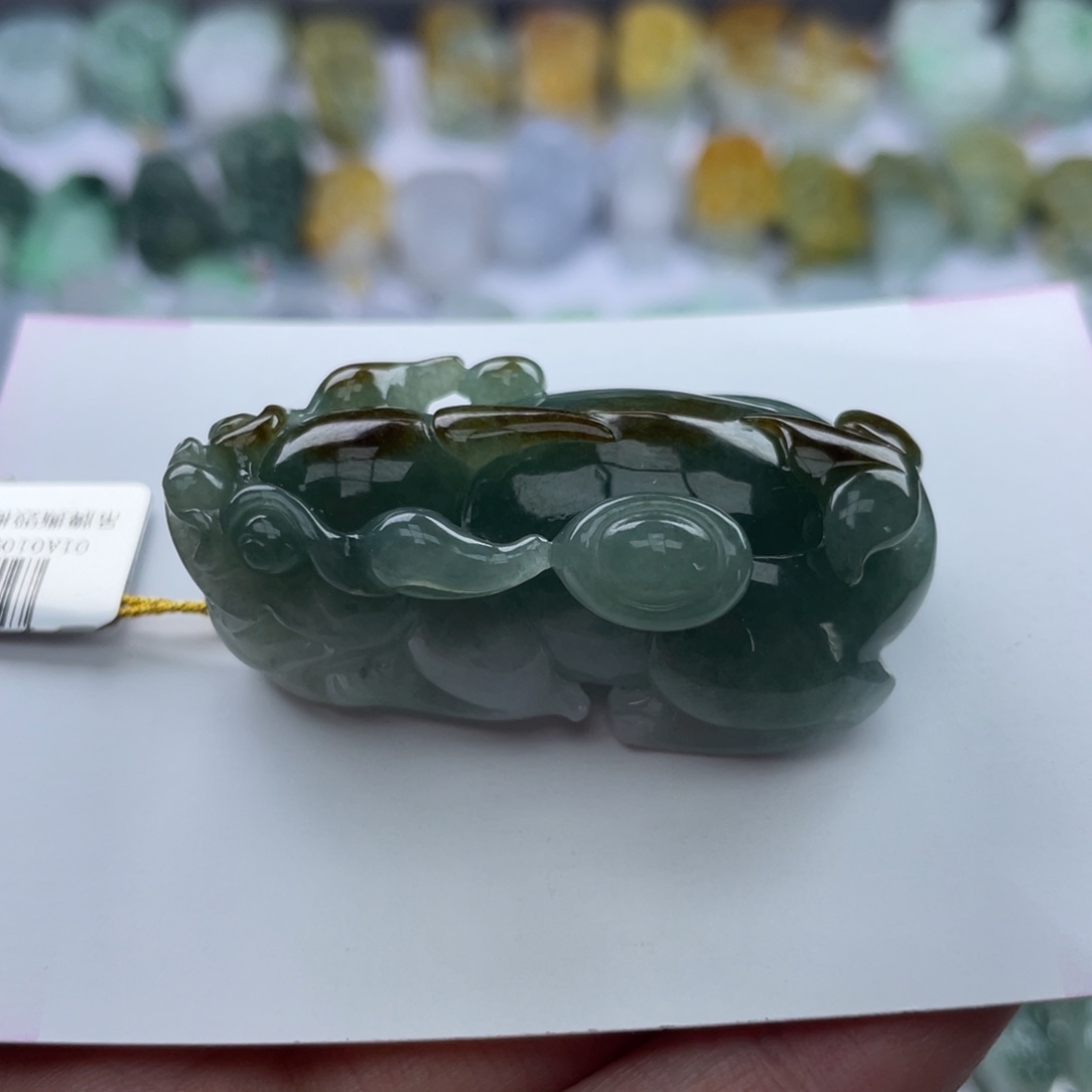 翡翠颈饰未镶嵌貔貅