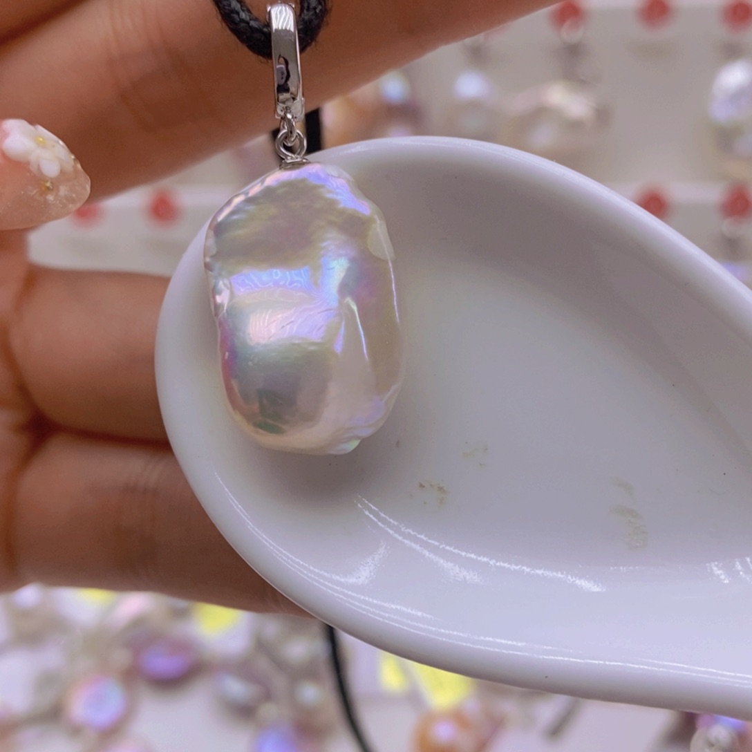 淡水珍珠未镶嵌吊坠(赠链)