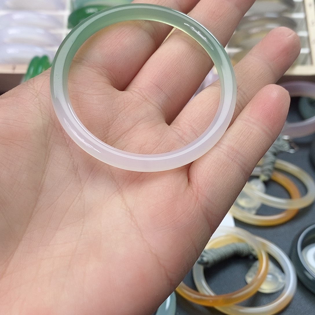 玛瑙/玉髓手镯未镶嵌