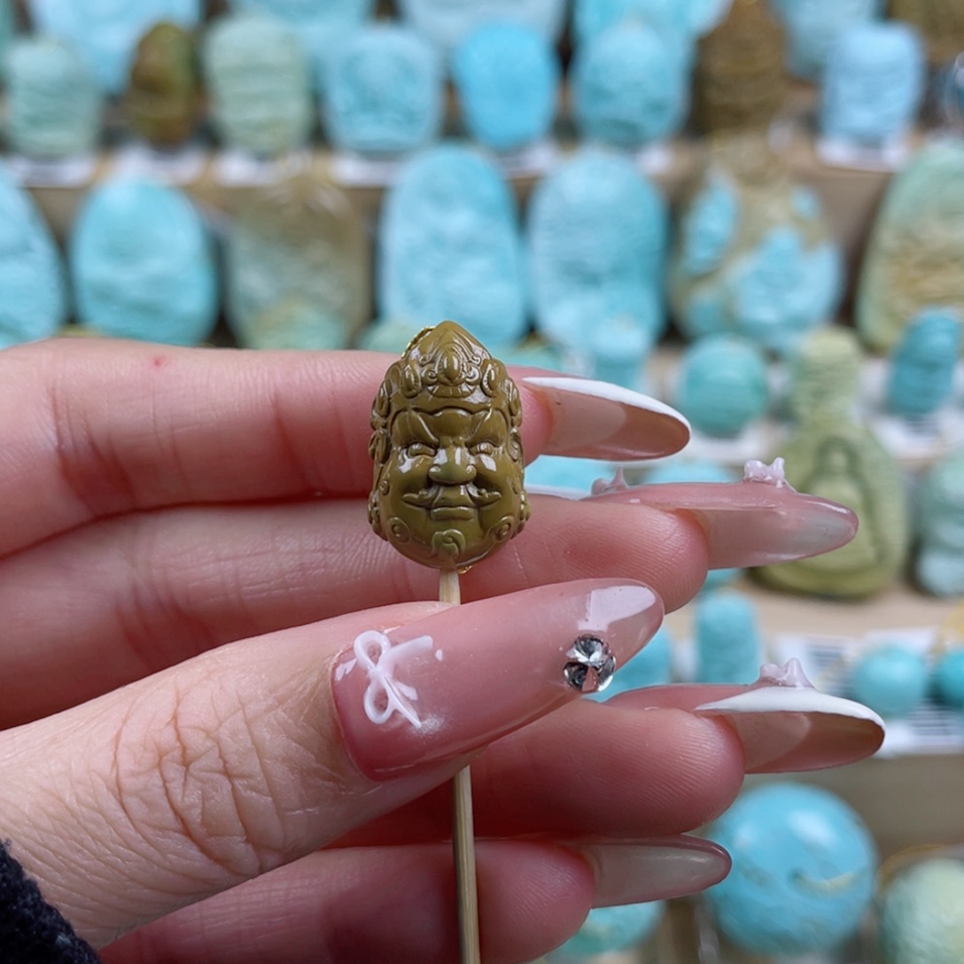 绿松石未镶嵌珠宝奇石