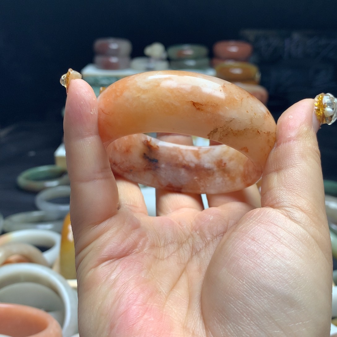石英质玉手镯未镶嵌丝**缘