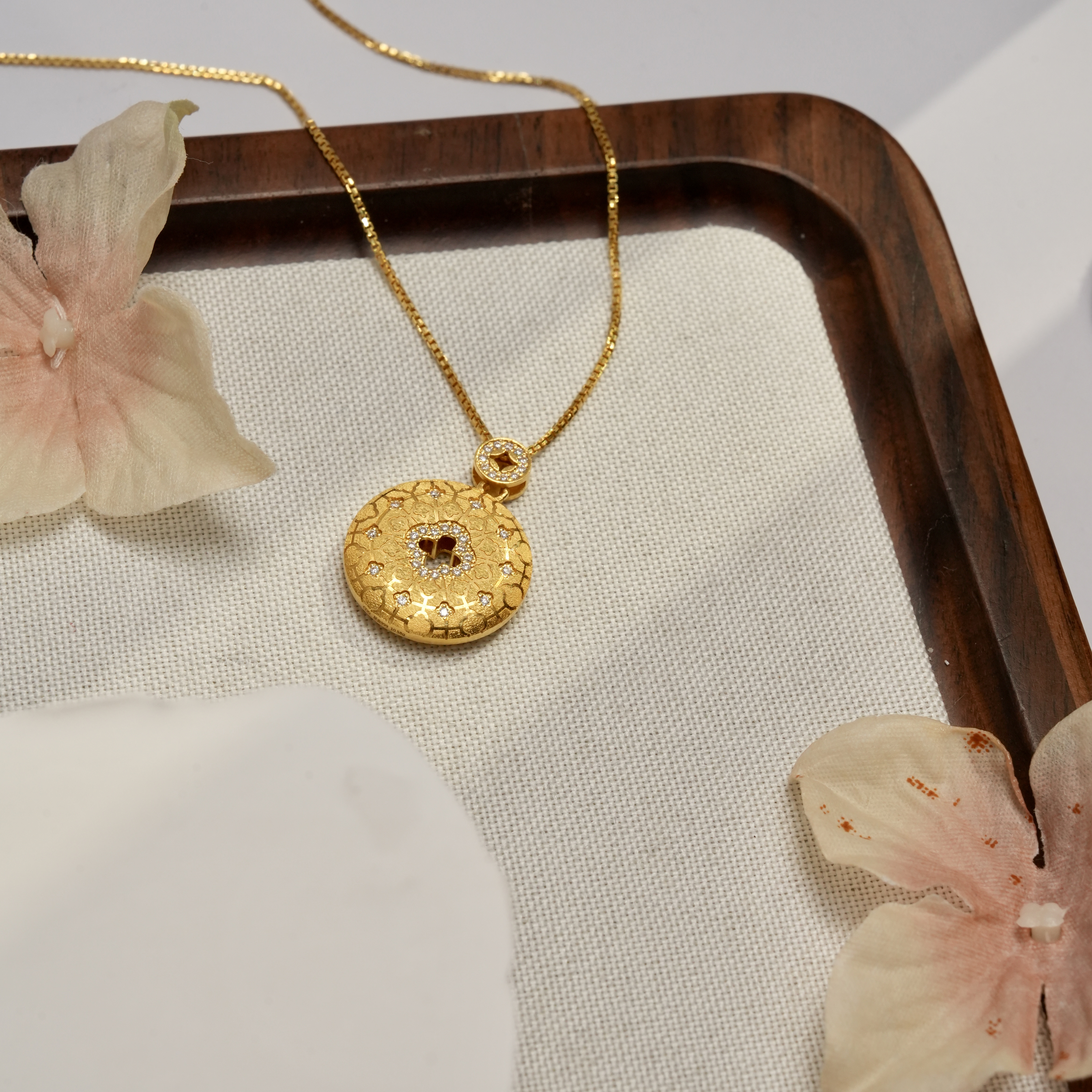 新年上新-Y【柔光平安扣】足金999点钻套链-戗刻发光（附加588/0）