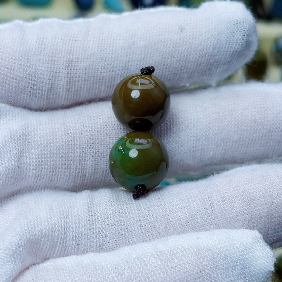 绿松石颈饰未镶嵌