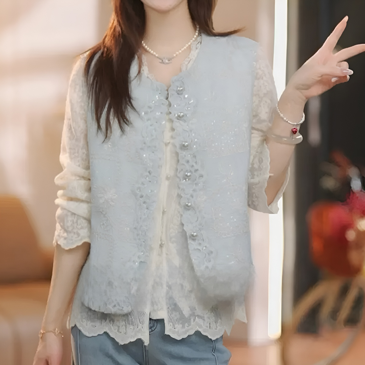 蔚蓝2025春装新款法式淑女提花蕾丝圆领马夹