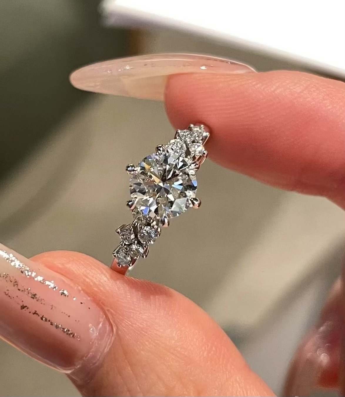 925银莫桑石戒指 【柏林情书】50分-2克拉时尚经典精致气质日常女戒