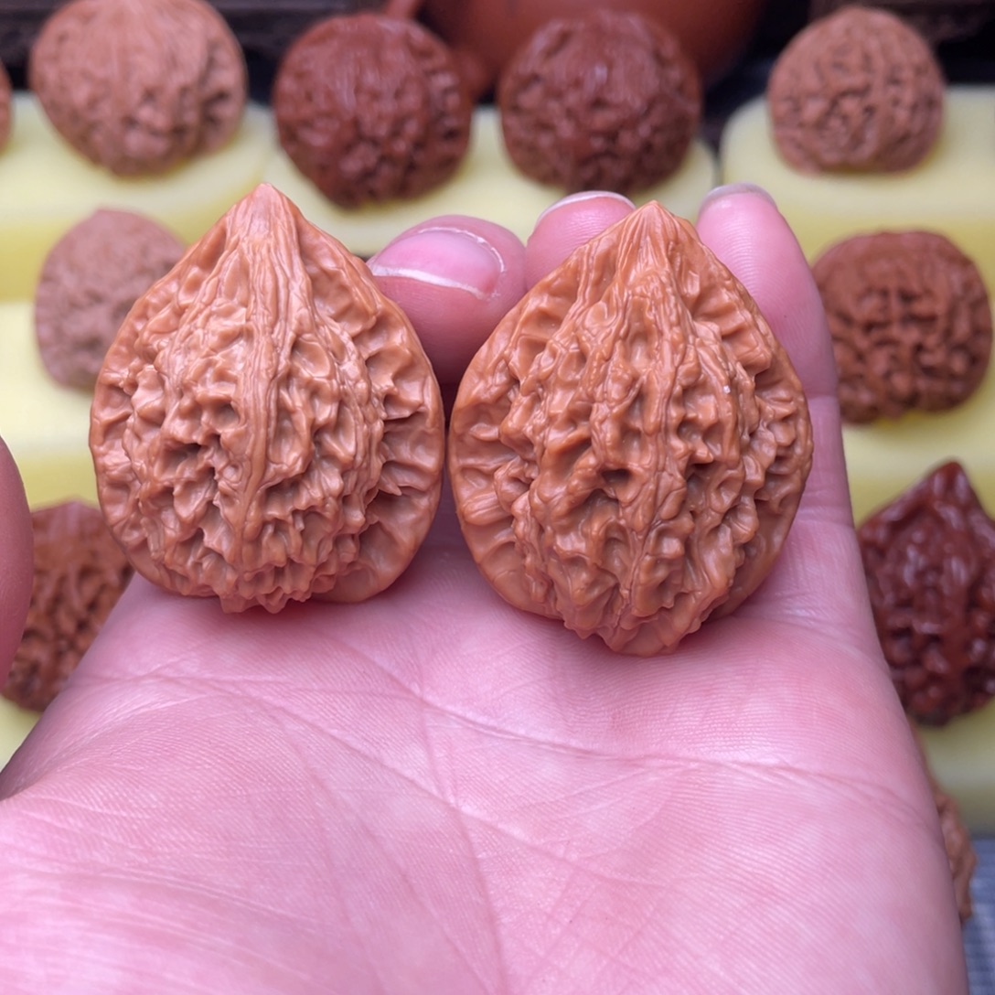 文玩核桃把件36全品十三陵鸡心编号1079