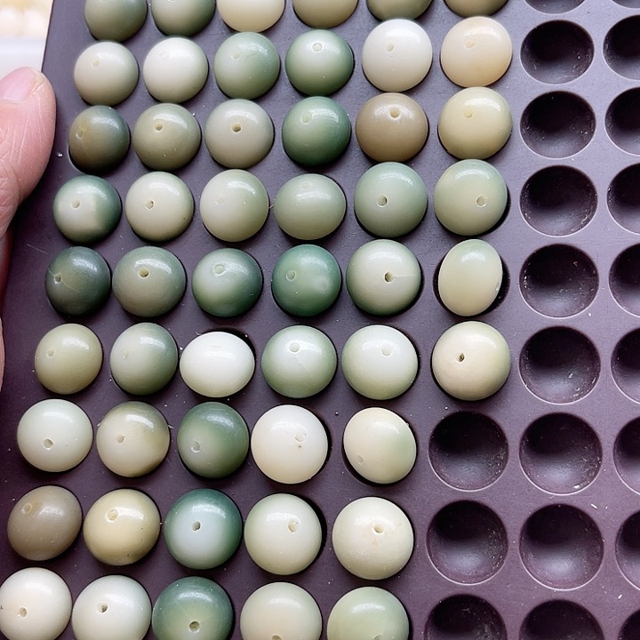 白玉菩提吊坠瑕疵14飘花算盘55颗