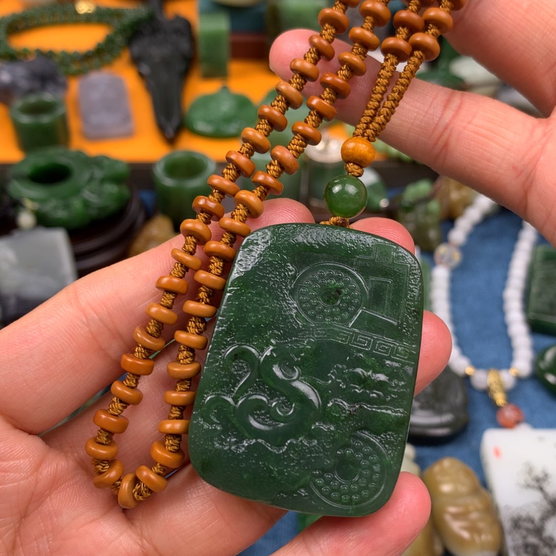 和田玉未镶嵌颈饰