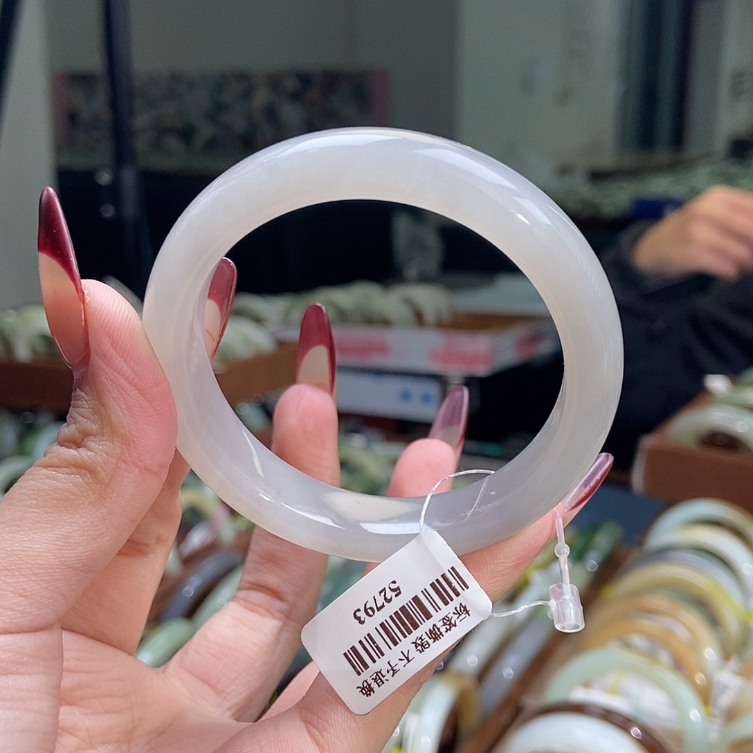 和田玉手镯未镶嵌53