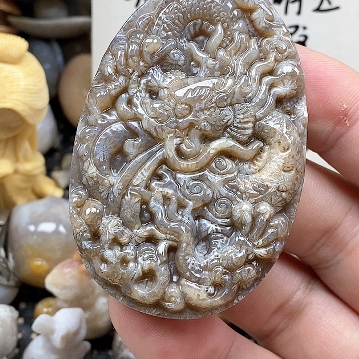 颈饰未镶嵌硅化珊瑚（珊瑚玉）