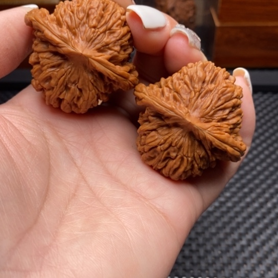 文玩核桃吊坠46全品山地楼