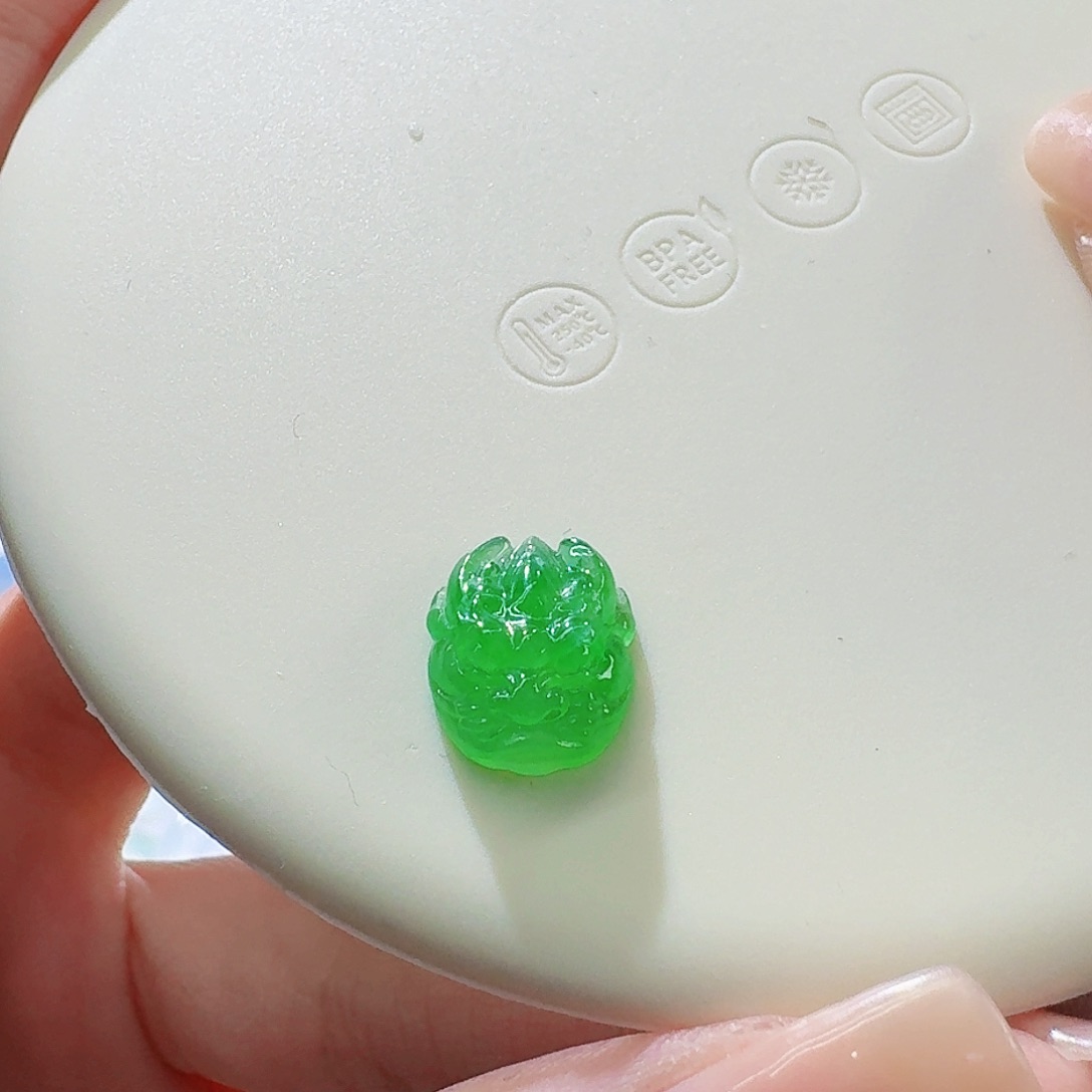 翡翠颈饰未镶嵌龙