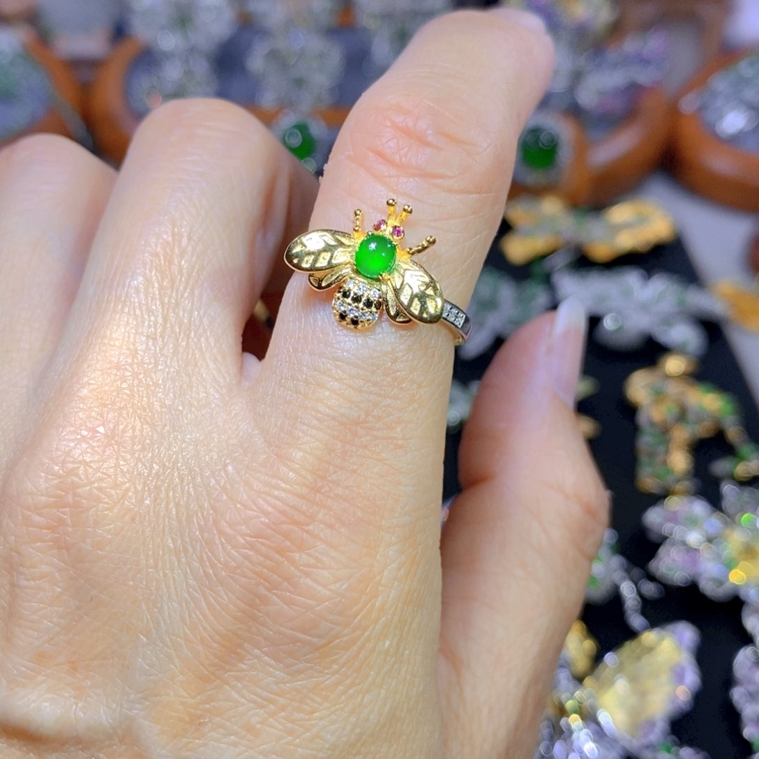 翡翠颈饰银S925镶嵌天然翡翠