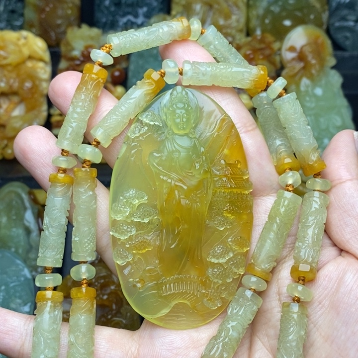 贵***哥蛇纹石玉未镶嵌颈饰