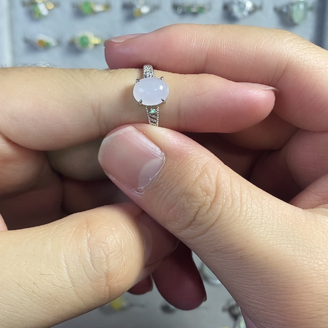 翡翠未镶嵌颈饰翡翠戒指