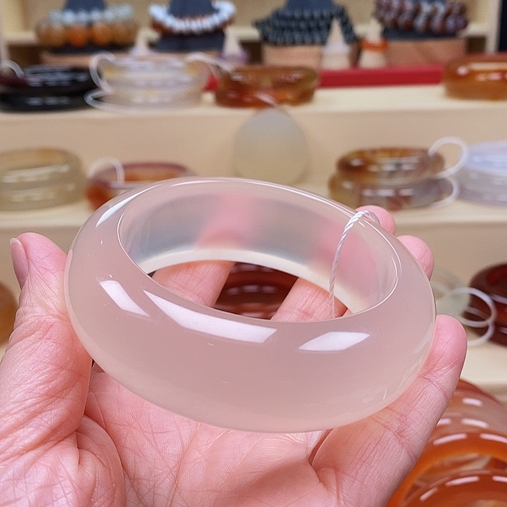 玛瑙/玉髓手镯未镶嵌