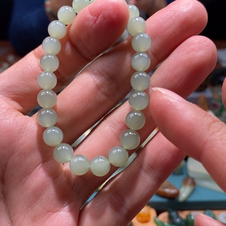 滴***音和田玉未镶嵌颈饰