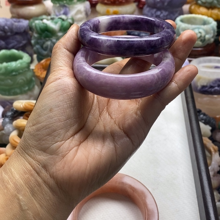 长***·石英质玉未镶嵌手镯