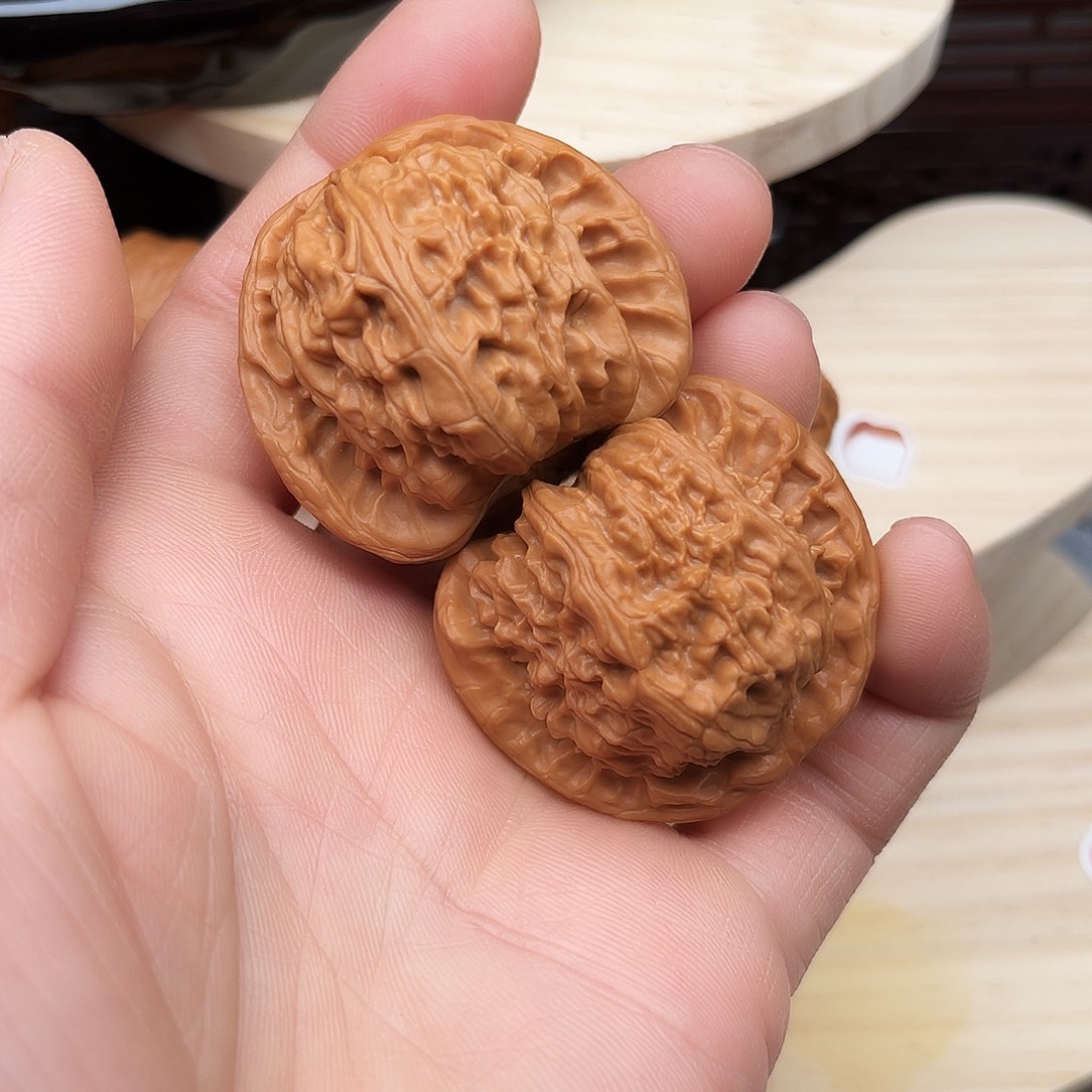 文玩核桃把件白狮子